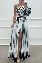 Damen Maxikleid gestreift asymmetrischer Träger plissiert Schlitz – Hochzeit & Partykleid | Anouk