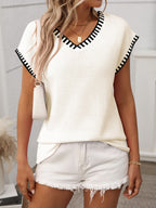Damen T-Shirt Kurzarm V-Ausschnitt Strick mit Kontrastdetails – lässig & vielseitig | Lea
