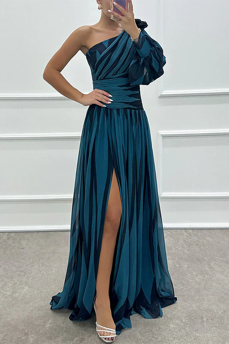 Damen Maxikleid gestreift asymmetrischer Träger plissiert Schlitz – Hochzeit & Partykleid | Anouk