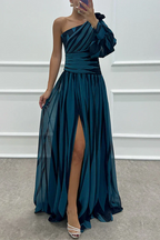 Damen Maxikleid gestreift asymmetrischer Träger plissiert Schlitz – Hochzeit & Partykleid | Anouk