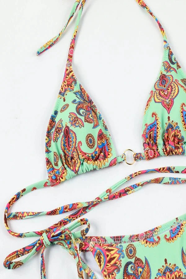 Damen Triangel-Bikini mit seitlichen Schnürungen und Paisley-Print – für Strand & Pool | Nieve