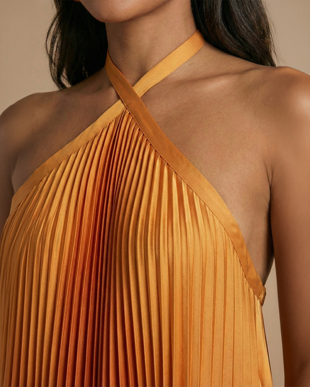 Damen Maxikleid Neckholder rückenfrei plissiert – Abendkleid für Abend & festliche Anlässe | Naomi