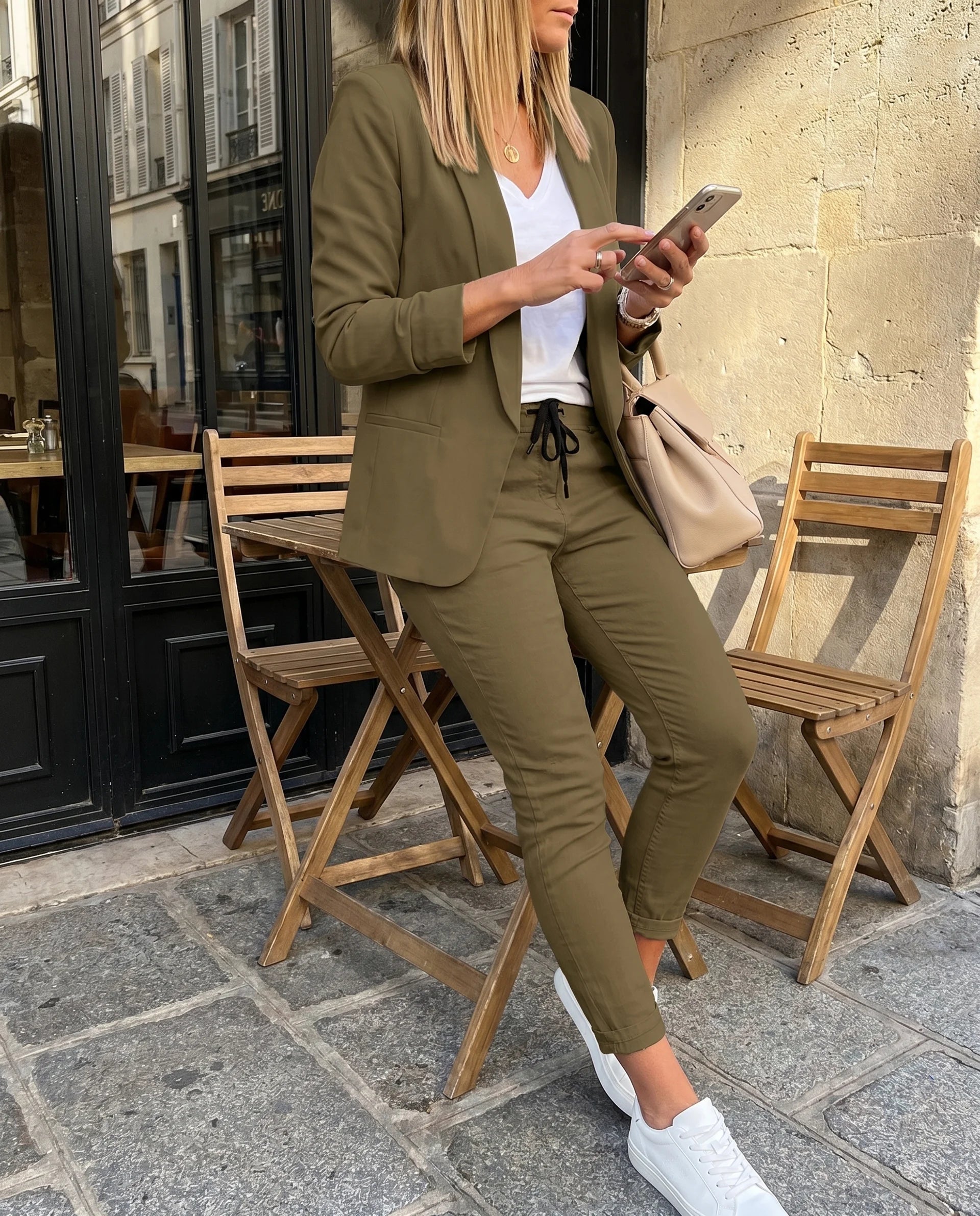 Women's Blazer and Pants Suit Set – Slim-Fit for Office & Business | Annika