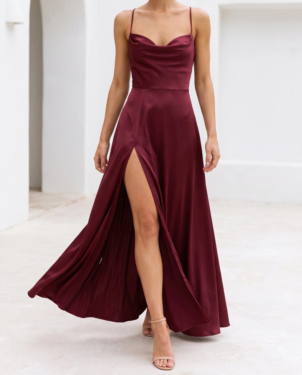 Damen Maxikleid figurbetont – fließende Silhouette mit Beinschlitz | Saga