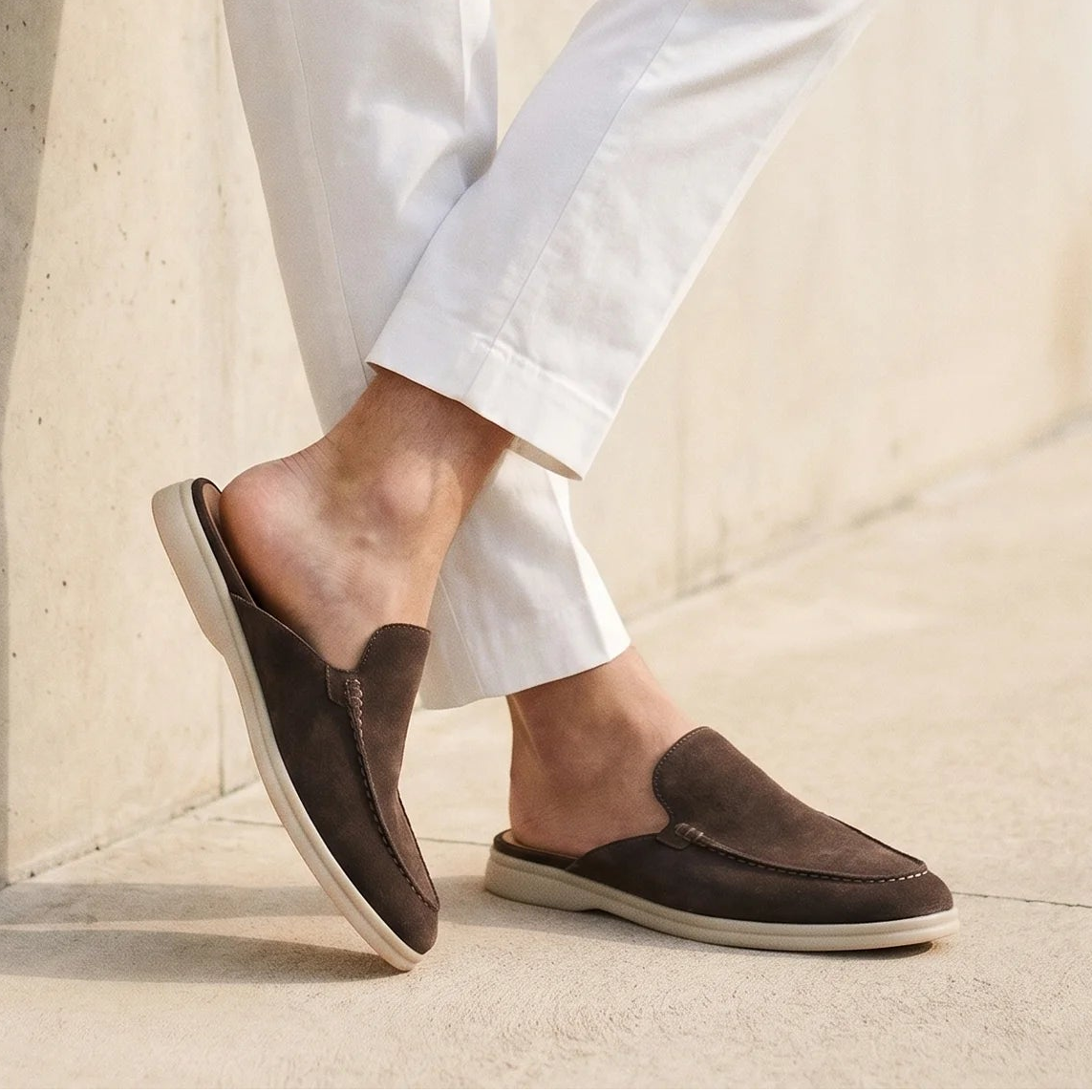 Men's mules with an open back and embroidered detail – Casual and comfortable for everyday wear | Levi